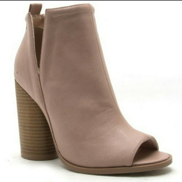 🎉LAST PAIR Nude Peep Toe Booties - Picture 5 of 8